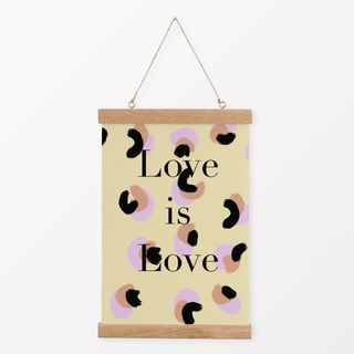 Textilposter Leo Love is Love